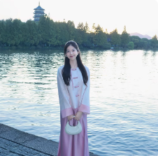 拾白新中式2023春季国风提花人丝斜襟连衣裙女休闲日常长裙
